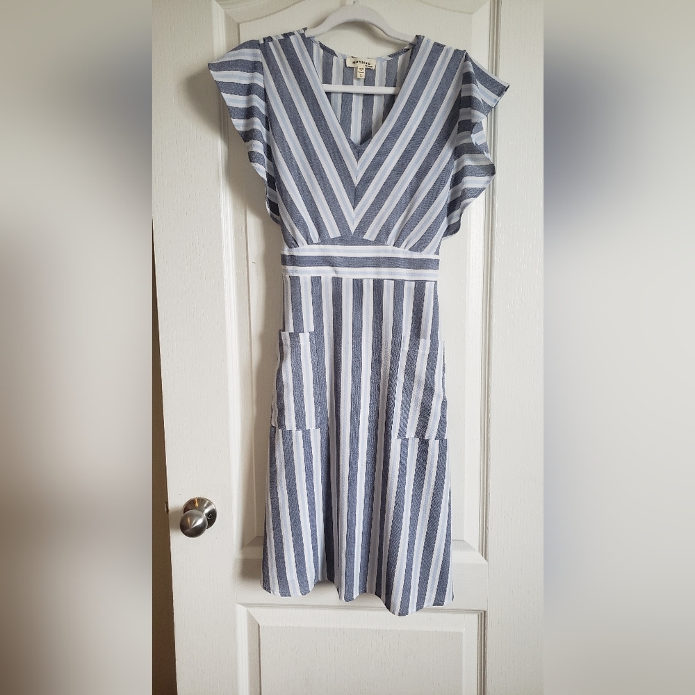 Monteau  Blue and white stripes, Size Large (Medium).